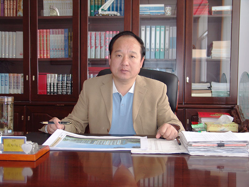 總裁1.jpg 總裁1.jpg